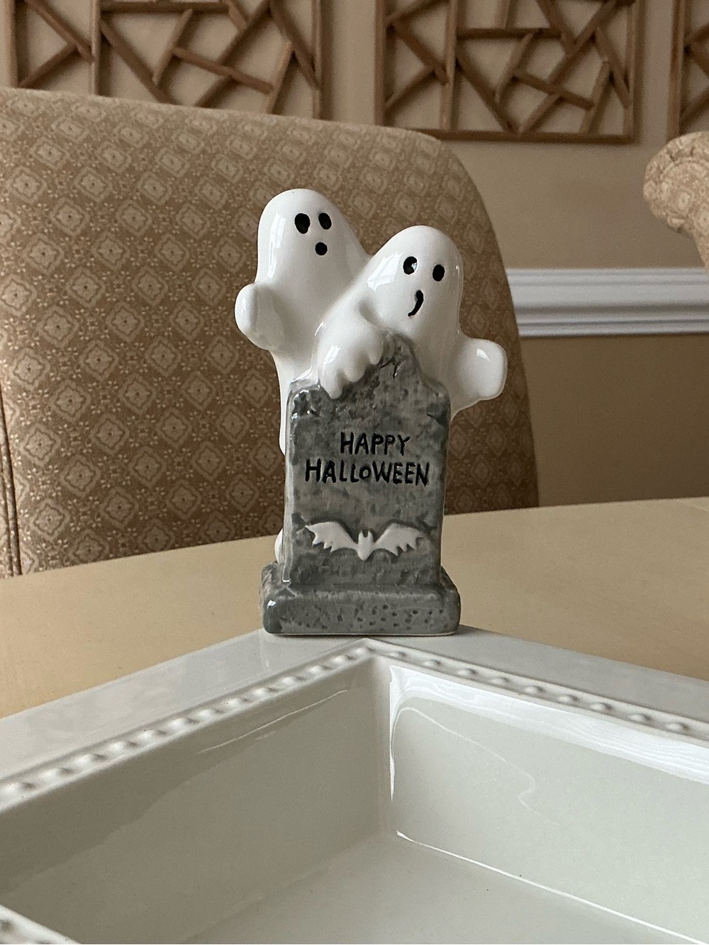 Happy Halloween Tombstone With Ghosts Platter Decoration